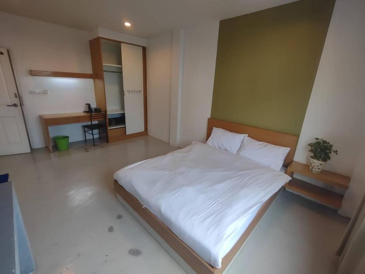 8 Residence Bangkok Extérieur photo